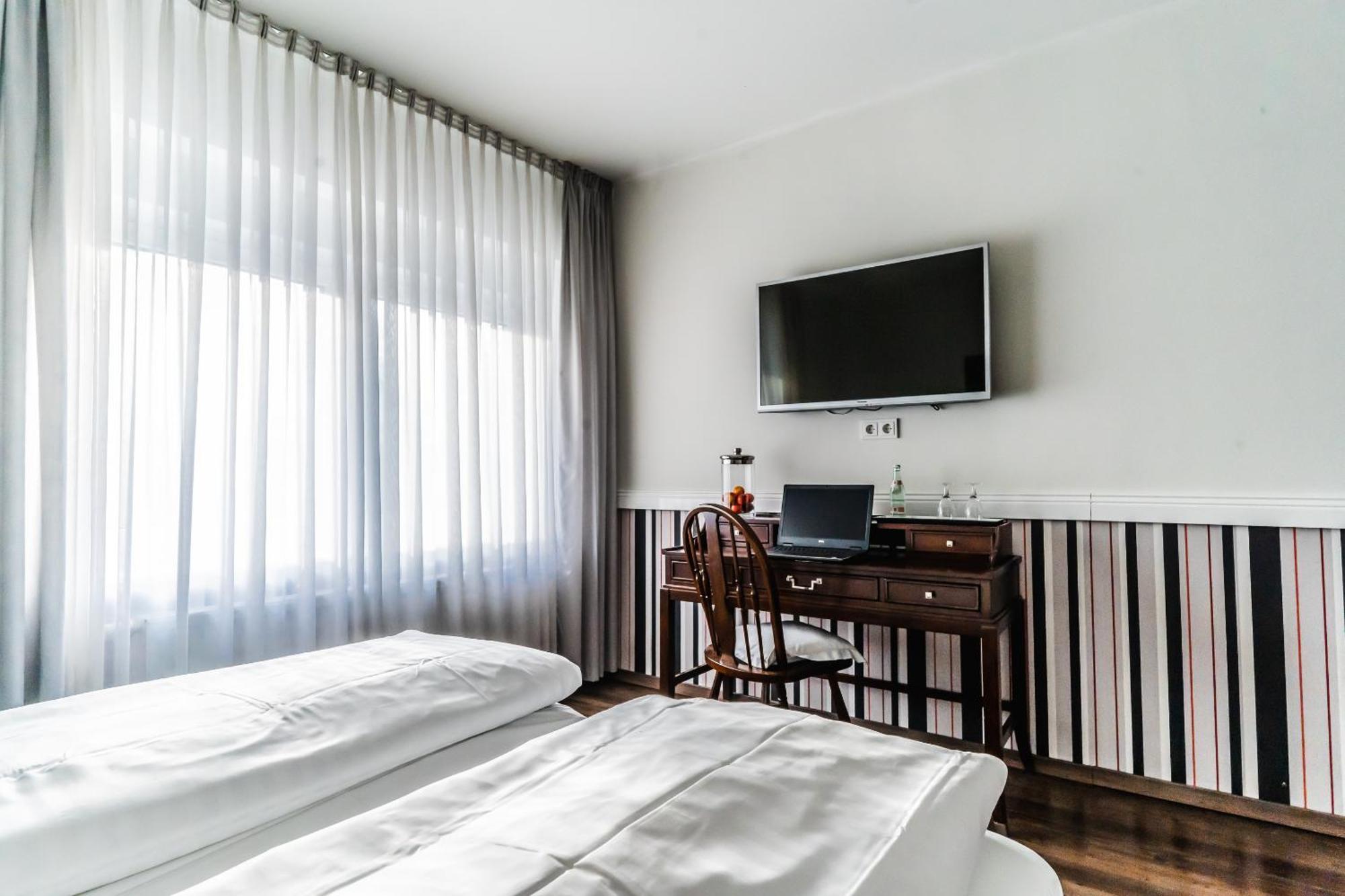 Privathotel Stickdorn Бад Ойнхаузен Екстериор снимка